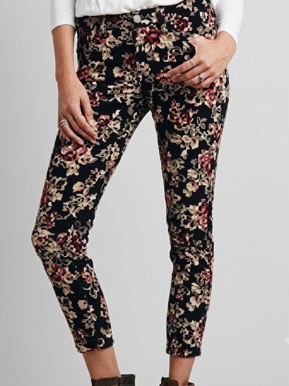 Free People| Black/Burgundy/Gold Floral Corduroy Casual Skinny Jean Pants Sz 28